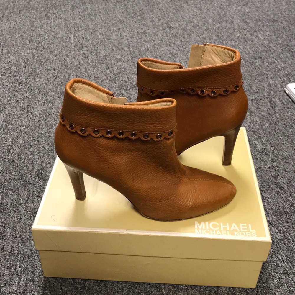 Authentic Michael Kors camel bootie
